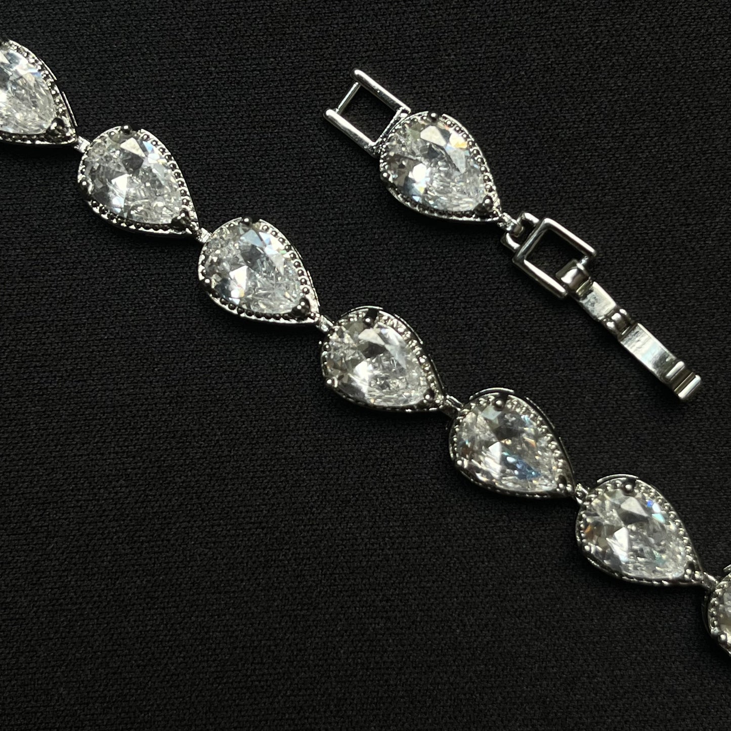 Teardrop bracelet